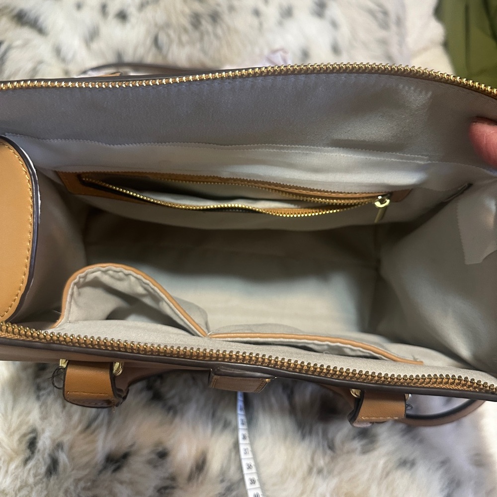 BCBG Tan Handbag /Shoulder Bag - Picture 5 of 7